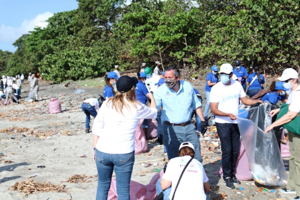 Fondo MARENA participa y apoya el Día Internacional de Limpieza de Playas
