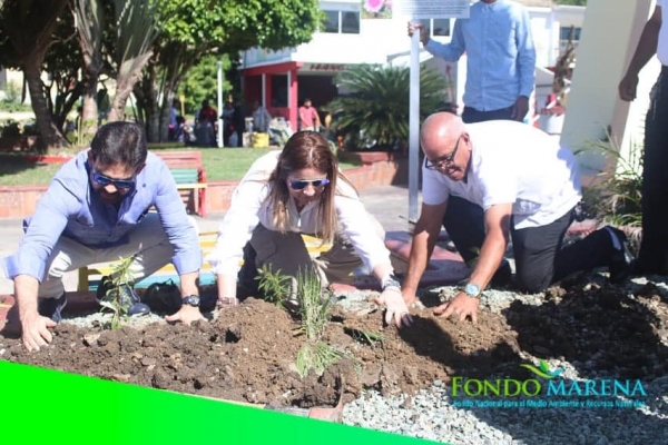 Fue inaugurado este martes 05 de abril una área verde especial dedicada a la Rosa de Bayahíbe, Flor Nacional, en el Parque Municipal de Gaspar Hernández